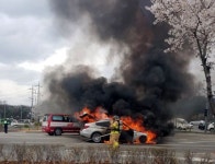 [포착] 일산동구 동국대병원 사거리에서  불타고 있는 BMW 