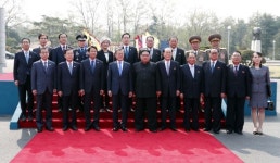 [포착] 南 임종석·北 김여정…남북 정상 각각 수행원 소개