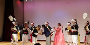 사물놀이 40년 김덕수 명인의 ‘얼쑤 개막공연’에 가보니