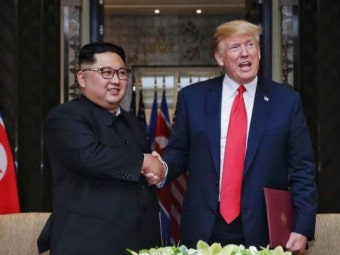 “아버지날 뭐할거냐” “김정은에 전화할 것”… 트럼프, 김정은과 썸타나?