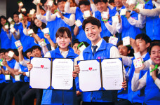 현대오일뱅크, 해외 오지 마을에 태양광 랜턴 500개