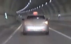 “아직 따라가세요?” 택시 쫓던 시민이 112 전화해 들은 말 (영상)