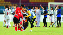 아！ 자책골… 여자 축구 일본에 패배