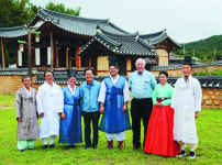 600년 전통 간직한 경북 의성 사촌마을에는… 세계 스토리텔러들, 한국문화에 빠지다