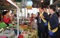 유동균 마포구청장, 아현시장 방문하며 구민과 ‘소통’ 