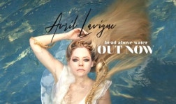 “하나님, 물에 빠지지 않게 해주세요” 에이브릴 라빈 5년만에 찬양곡