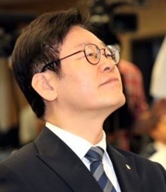 이재명 “특검 수준, 정말 이해하기 어렵다”…경찰 압수수색에 대해
