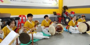 ‘평화도시 어울림 축제’ 부평 어울림한마당에서 노인관객들에게 멋진 가을 선사