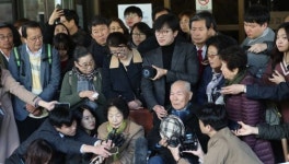 법원 나서는 강제징용 피해자 이춘식씨… "신일철주금, 1억원 배상해야"