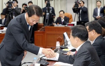국감 출석한 임종석 “일자리, 무거운 책임감 느낀다”