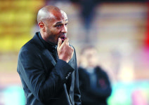 ‘킹 앙리’ 맞아?… 초보감독 ‘졸전 행진’