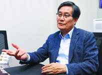 [인터뷰] 치과의사 출신 신동근 의원 “이해충돌 불거져도 국민건강권 수호가 의정 우선”