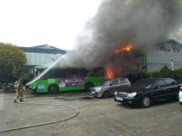 인천 서운동 버스차고지 불, 시내버스 2대와 건물 2동 불타 