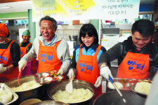 “신혼여행 대신한 밥퍼 봉사, 결혼생활의 밑거름 됐죠”