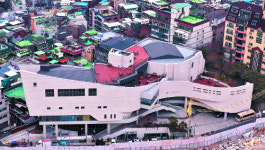 주민들 편히 드나들도록 도서관·카페·놀이터 출입구 따로