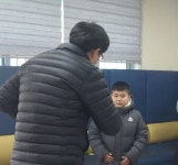 부산 장림초등학교 학생이 거액 현금 주워 주인에게 돌려 줘 
