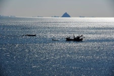 남해의 아름다운 은빛 물결