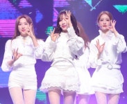 13개의 별 우주소녀, 신곡 ‘라라러브’ 발표