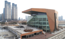 [And 지역 리포트] 독특한 외관·바다를 잇는 전망… 인천의 새 랜드마크로 부상