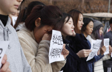 [단독] ‘개 안락사 논란’ 박소연 대표, 개농장주를 보호소 직원 채용