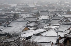 눈쌓인 기와집들 그림 같은 한옥마을 풍경