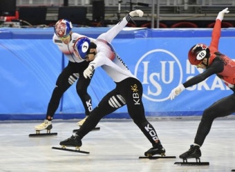 1500m 황대헌, 충돌로 실격… 2위로 들어온 임효준 '금메달'