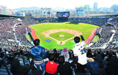 한화 새 용병 벨, 두산 꽁꽁 묶고 ‘첫 승 벨소리’