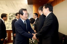 김홍일 전 의원 빈소 찾은 정세균 전 국회의장