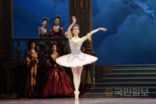 ‘잠자는 숲속의 미녀’ 프레스콜