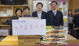 재건축 단지 가난한 노인들을 위한 ‘실버 친구’ 올미라클교회