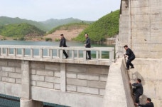 김정은, 함경남도 금야강 2호 발전소 시찰