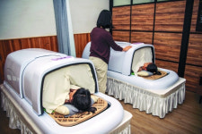 산 정상 너럭바위에 신비스러운 오십 우물