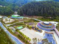 붉은 ‘곤룡포’ 입은 늠름한 군주의 기품