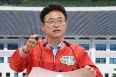 이철우 경북지사, 1년 동안 운동화 신고 18만㎞ 달렸다