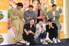웃음을 참아내는 출연진들 ‘플레이어’