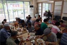 인천 중구 영종공감복지센터, LH7단지 중복맞이 삼계탕 행사 눈길