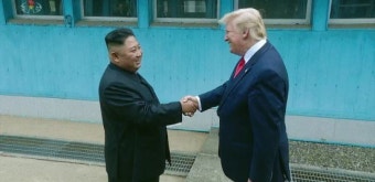 “트윗 10분 만에 김정은 전화” 트럼프, 판문점 회동 뒷얘기 공개