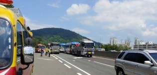 경남 남해고속도로 5중 추돌사고 ...37명 경상