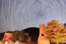 밤하늘 별과 반딧불이가 ‘별천지’를 만든다