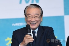 회장님의 환한 미소 ‘쌉니다 천리마마트’