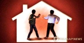 아버지 살해하고 “혼자 덤프트럭 점검 중 숨졌다” 거짓말한 아들, 징역 25년