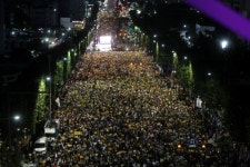 광화문엔 없었던 이동식 화장실… 오늘 서초동 집회에 30칸 설치