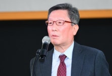 인사말하는 신성통상 대표 ‘황대규’