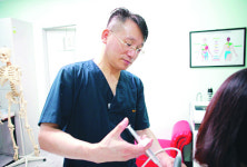 [우리동네 주치의-현병원 장현동 원장] “환자의 통증 지우고 행복을 채워드려요”