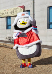 “엣헴 엣헴 신이나~” 펭수, 정해인 이어 ‘정관장’ 모델 발탁