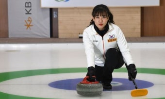 “새해, 모두가 컬링 알도록” 국대 스킵 김은지의 신년다짐
