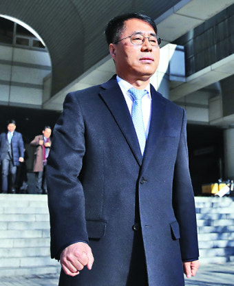 사법농단 의혹 첫 판결… ‘朴 비선에 재판정보 유출’ 유해용 1심 무죄