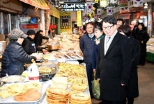 최종환 파주시장, 금촌전통시장 찾아 지역 민심 살펴