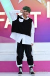 매력 넘치는 비주얼 ‘다크비’ 디원(D1)