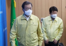 文, ‘마스크 혼란’에 “현장 가보라” 지시…식약처장 질책성 언급